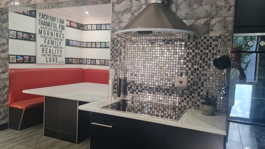 5 Bedroom Property for Sale in Protea Park North West